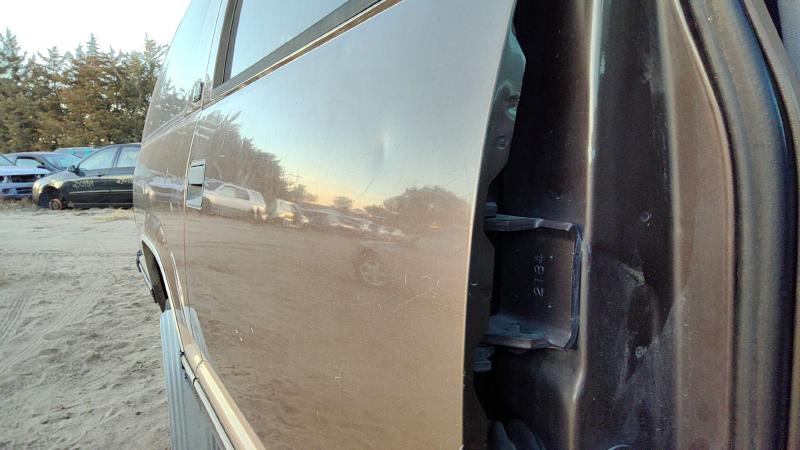 1992-2000 Chevy/gmc Suburban 1500 Series Rear Door RH
