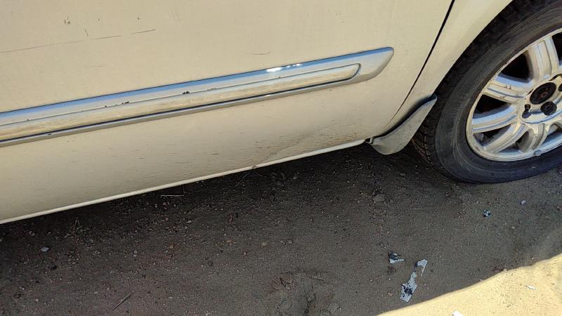 2004-2007 Chrysler Town & Country Front Door RH