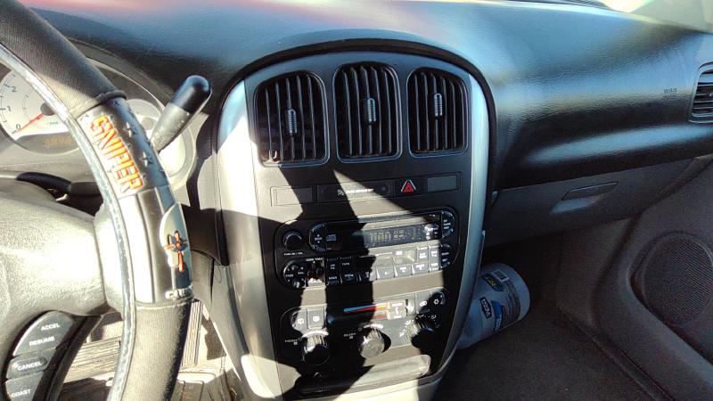 2005-2007 Chrysler Town & Country Dash Panel