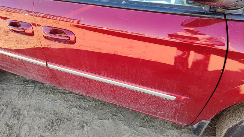 2004-2007 Chrysler Town & Country Front Door RH