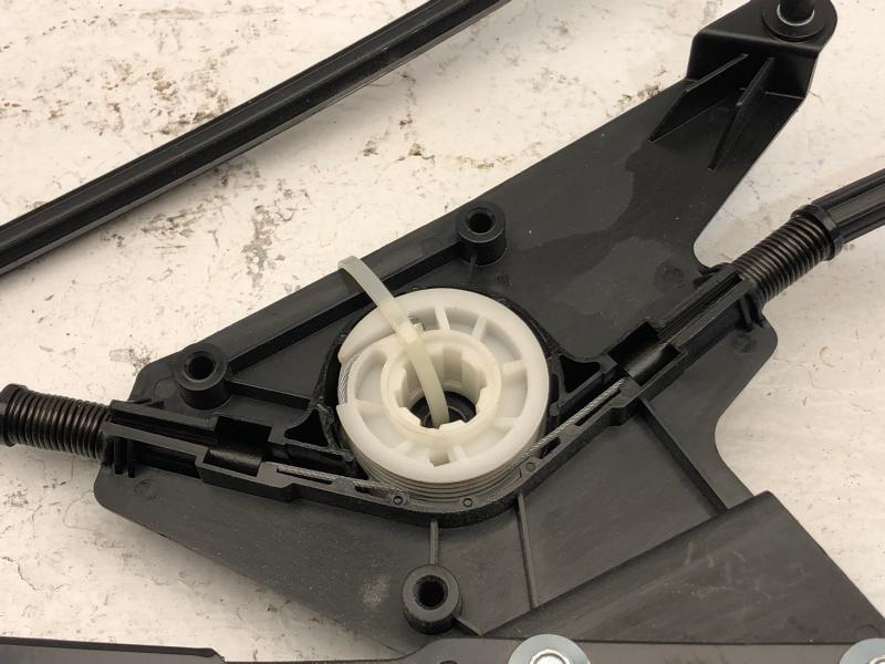 2002-2010 Explorer Front Door Regulator RH