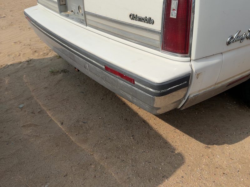 1985-1990 Oldsmobile Ninety-eight (80 & Up) Rear Bumper Assembly