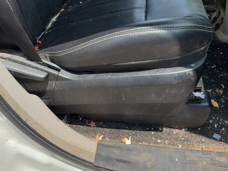 2012 Chrysler Town & Country Seat Track RH