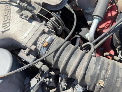 1990-1994 Nissan Pathfinder Throttle Body Valve Oem With Sensors 3.0L 1611888G12