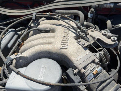 1994 Nissan Pathfinder Upper Intake Manifold 3.0L VG30E Automatic Federal