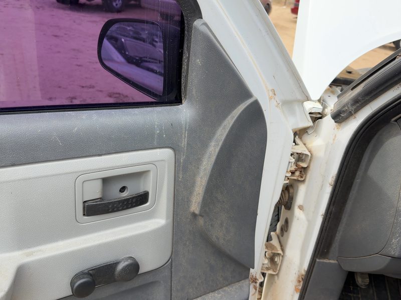 2005-2007 Dodge Dakota (mid-size) Front Door Trim Panel LH