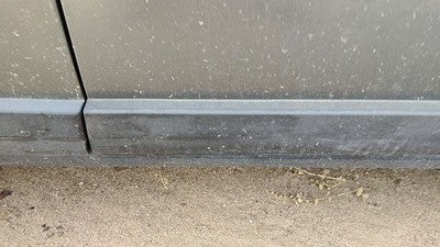 1998-2005 Vw Passat Passenger Right Front Lower Moulding From Door Trim Strip
