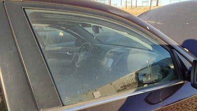 2014-2015 Kia Sorento Passenger Right Front Side Window Door Glass Oem