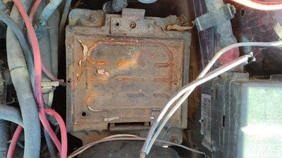 2000-2005 Dodge Neon Complete Battery Box Mount Tray With Hold Down Oem 2.0L