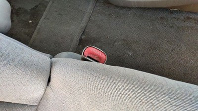 01-04 Grand Caravan Passenger Right Front Seat Belt Buckle Receiver Gray E7l5