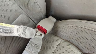 00-05 Deville Dts Passenger Right Front Seat Belt Buckle Receiver Cashmere 54U