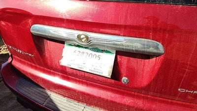 01-07 Town & Country Rear Lift Gate Handle Release License Plate Light Oem