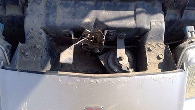1991-1998 Saturn Sw2 Hood Latch Assembly With Bracket Oem 21124392