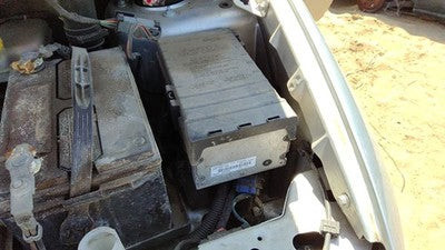 2005 Chrysler Town & Country Multifunction Control Module Computer With Fuse Box