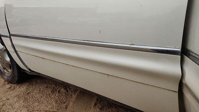 1997-2005 Buick Park Ave Driver Left Front Moulding From Door Oem Trim White 78u
