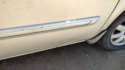 04-07 Town & Country Passenger Right Front Moulding From Door Trim Silver Ps2