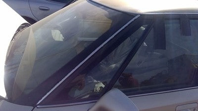 92-99 Eighty Eight Driver Left Front Vent Window Small Door Glass With Frame