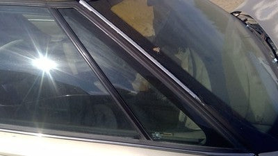 92-99 Eighty Eight Passenger Right Front Vent Window Small Door Glass With Frame