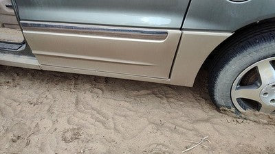 2000 Ford Windstar Driver Left Rear Rocker Moulding On Quarter Panel Oem