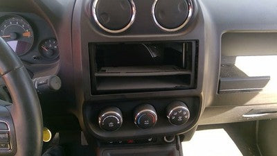 2009-2017 Jeep Patriot Trim Bezel Around Radio Surround Dash Panel Oem Gray Dv