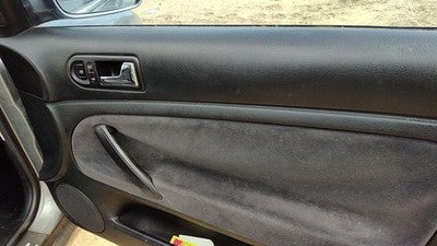 2004-2005 Vw Passat Passenger Right Front Inside Door Trim Panel Only Oem Black