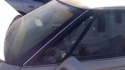 92-99 Eighty Eight Driver Left Front Vent Window Small Door Glass With Frame