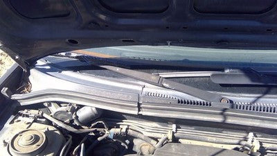 1998-2005 Subaru Forester Passenger Right Windshield Wiper Arm Oem Blade Lever