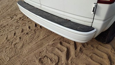 1985-2005 Gmc Safari Rear Step Bumper With Mount Brackets Oem White 14075427