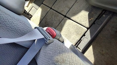 05-07 Town & Country Passenger Right Front Seat Belt Buckle Receiver Oem Gray D5