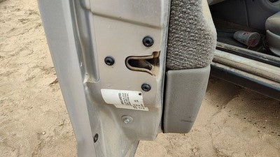2000-2005 Saturn L100 Driver Left Front Door Latch With Rods/Cables Oem 24420490