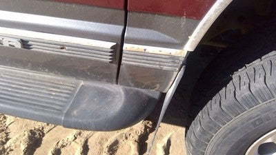 1995-2000 Chevy Tahoe Passenger Right Moulding From Fender Trim Strip Red 51U