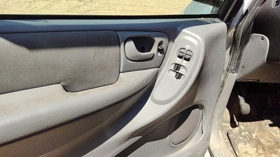 05 06 Town & Country Driver Left Front Inside Door Trim Panel With Master Switch