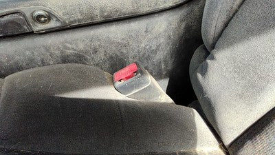 01-02 Silverado 2500 Hd Driver Left Front Seat Belt Buckle Receiver Graphite 12D