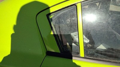 04-09 Mazda 3 Passenger Right Rear Vent Window Back Door Glass With Frame Oem