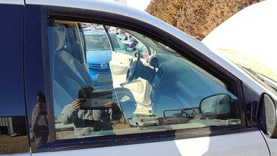 2004-2007 Dodge Caravan Passenger Right Front Side Window Door Glass Oem