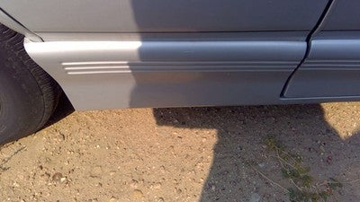 1991 Cutlass 2 Door Passenger Right Rear Moulding On Quarter Panel Silver Rocker