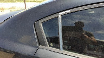 2004-09 Mazda 3 Passenger Right Rear Vent Window Back Door Glass With Frame Oem