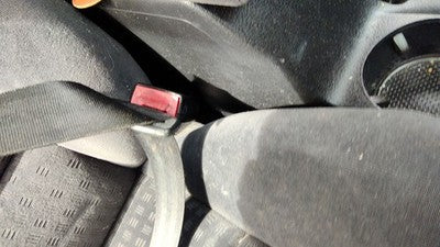 2002-2005 Vw Passat Passenger Right Front Seat Belt Buckle Receiver Oem Black