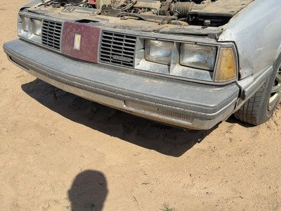 1986-1989 Olds 88 Front Bumper Cover Assembly Oem Silver 22514530