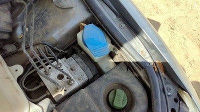 2003-2005 Vw Passat Windshield Washer Fluid Reservoir With Pump Oem Wiper Tank