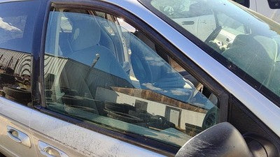 2004-2007 Dodge Caravan Passenger Right Front Side Window Door Glass Oem