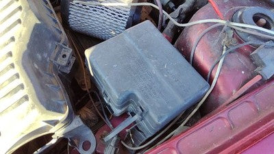 2003-2005 Dodge Neon Engine Fuse Box Power Distribution Panel Oem 2.0L