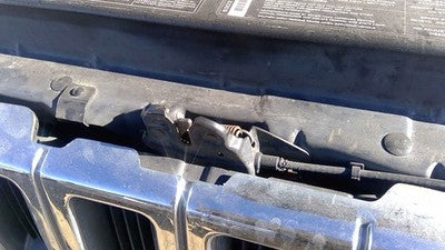 1993-1998 Jeep Grand Cherokee Hood Latch Assembly With Bracket Oem 55254771