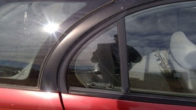 1996-2000 Saturn Sw2 Passenger Right Rear Vent Window Back Door Glass With Frame