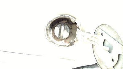 1998-2005 Chevy Malibu Fuel Filler Neck Assembly With Gas Cap Oem 22657947