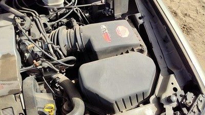 00-03 Cadillac Deville Dts Complete Air Intake Filter Box Housing With Tube 4.6L