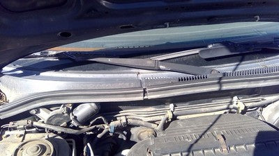 1998-2005 Subaru Forester Passenger Right Windshield Wiper Arm Oem Blade Lever