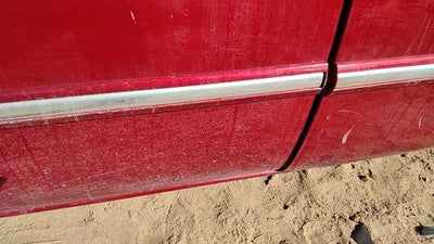 04-07 town & Country Driver Left Front Moulding From Door Trim Inferno Red Prh