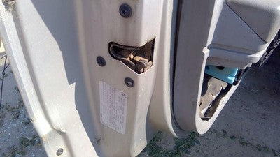 1991 Cutlass 2 Door Driver Left Front Door Latch With Rods/Cables Oem