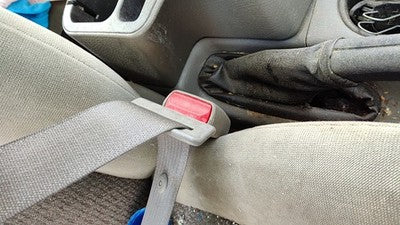 2000-05 Saturn L100 Passenger Right Front Seat Belt Buckle Receiver Oem Gray 96B